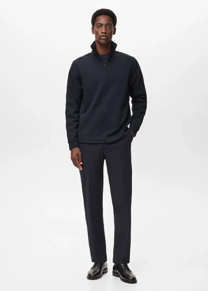 Technická mikina se zipem a regular střihem Technická mikina se zipem a regular střihem