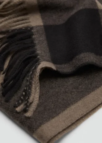 Šátek s pruhovaným vzorem