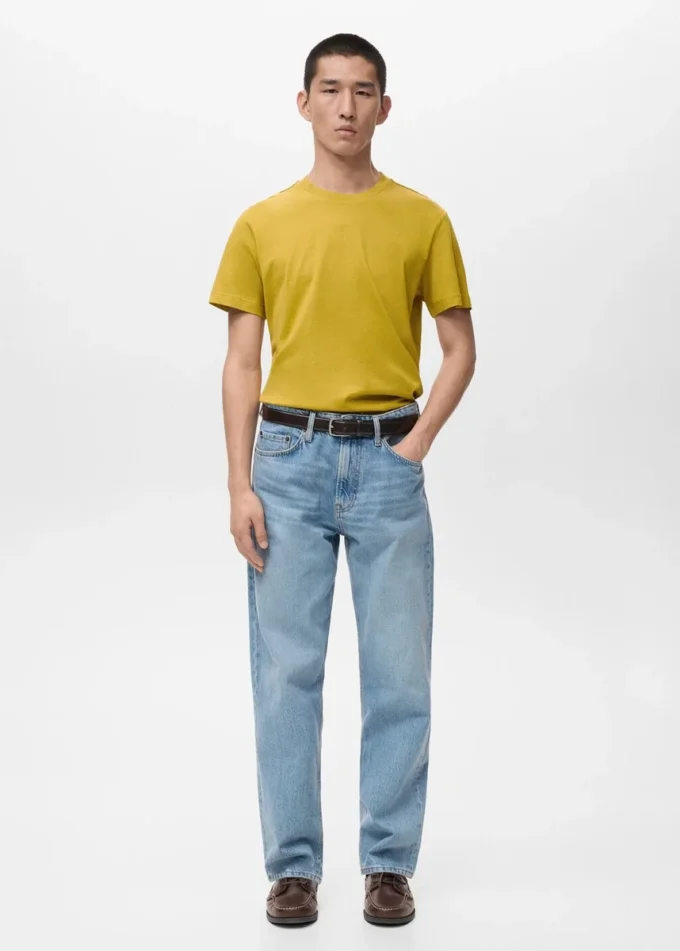 Tílko s krátkými rukávy a úzkým střihem Tílko s krátkými rukávy a úzkým střihem