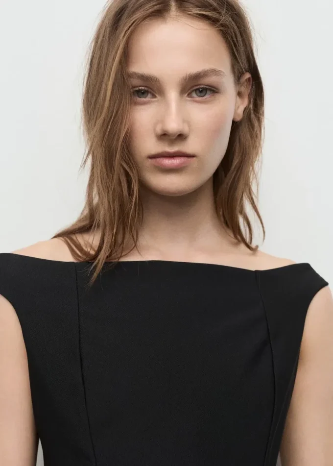 Top bez ramínek s peplumem Top bez ramínek s peplumem