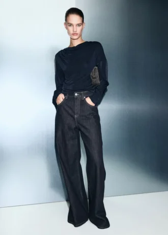 Top s drapovaným výstřihem