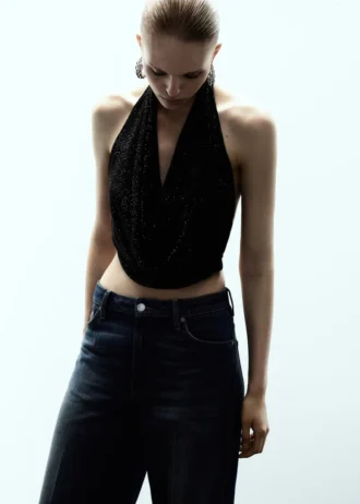 Top s drapovaným výstřihem a krystaly