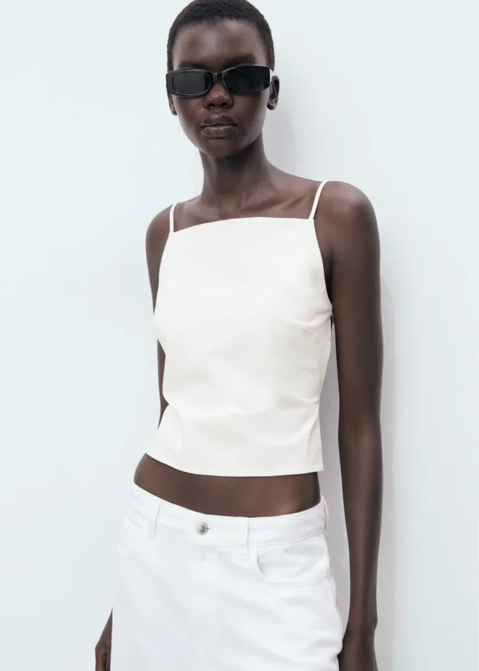 Top s otevřenými zády Top s otevřenými zády