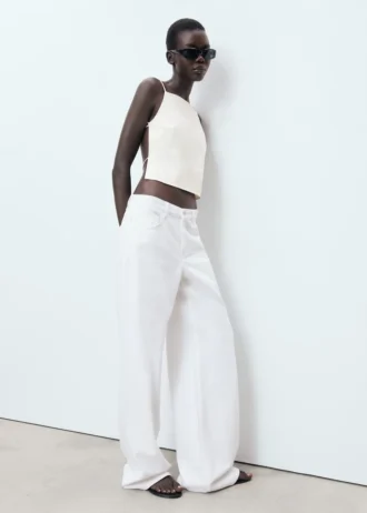 Top s otevřenými zády