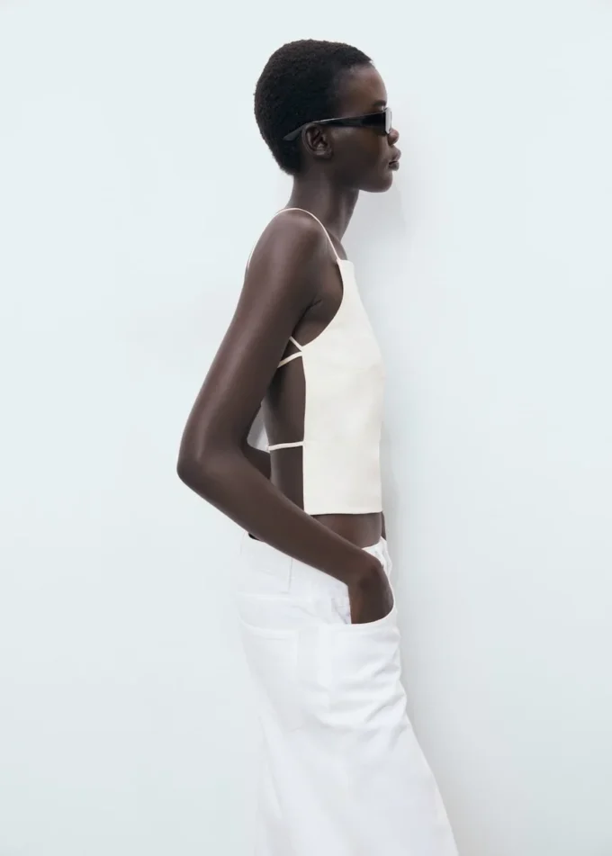 Top s otevřenými zády Top s otevřenými zády