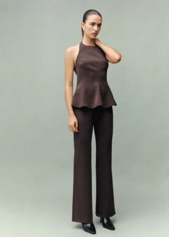 Top s peplumem a halter výstřihem Top s peplumem a halter výstřihem