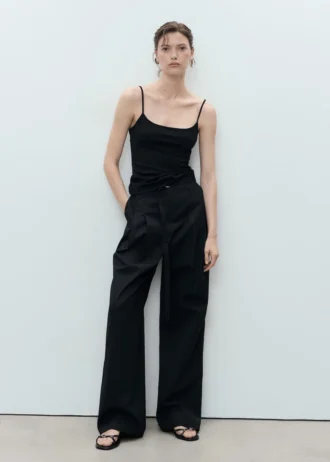 Top s tenkými ramínky