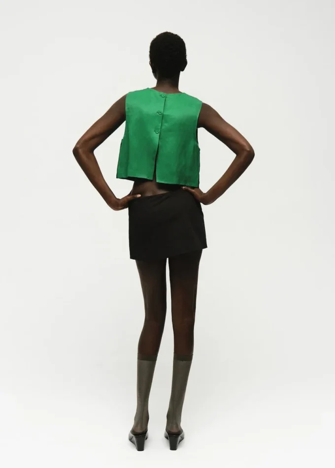 Top ze směsi lnu s knoflíky Top ze směsi lnu s knoflíky