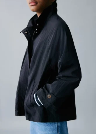 Trenchcoat s detailem knoflíků