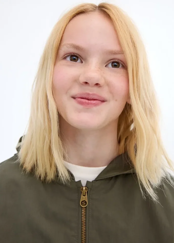 Trenchcoat se kapsami ve stylu safari Trenchcoat se kapsami ve stylu safari