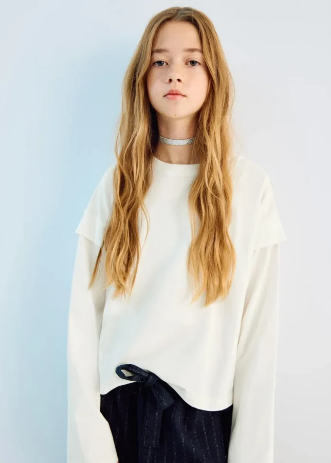 Tričko s detailem na rukávech Tričko s detailem na rukávech