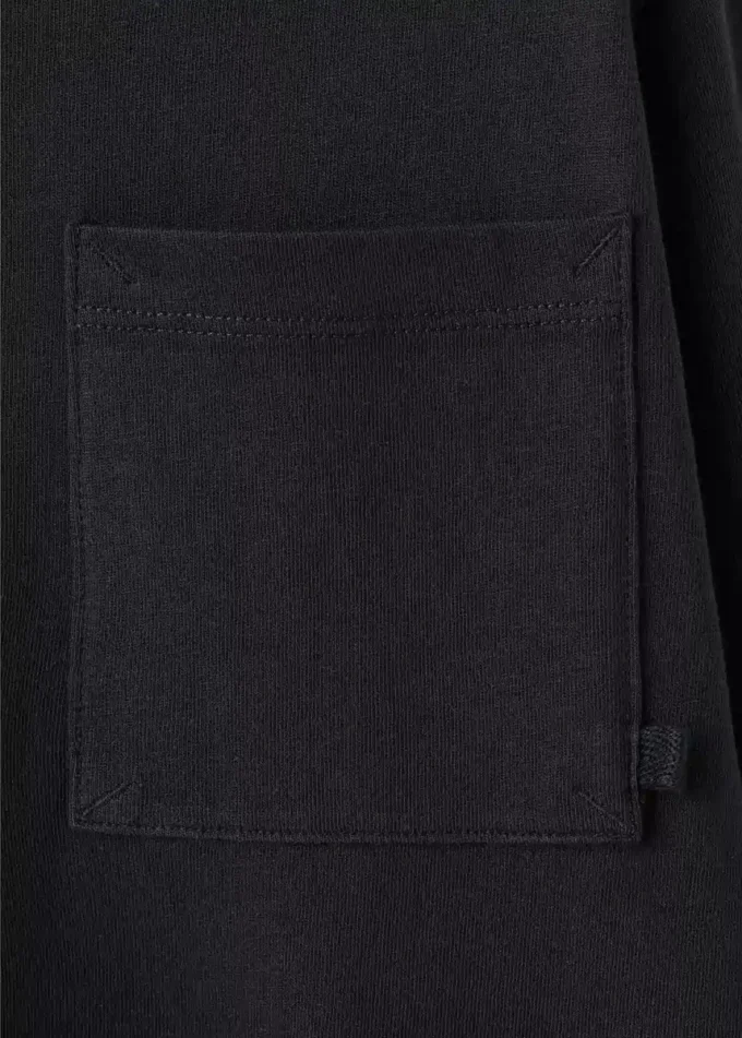 Tričko s dlouhým rukávem a kapsou Tričko s dlouhým rukávem a kapsou