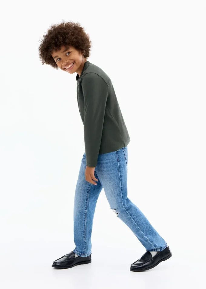 Tričko s dlouhým rukávem a kapsou Tričko s dlouhým rukávem a kapsou