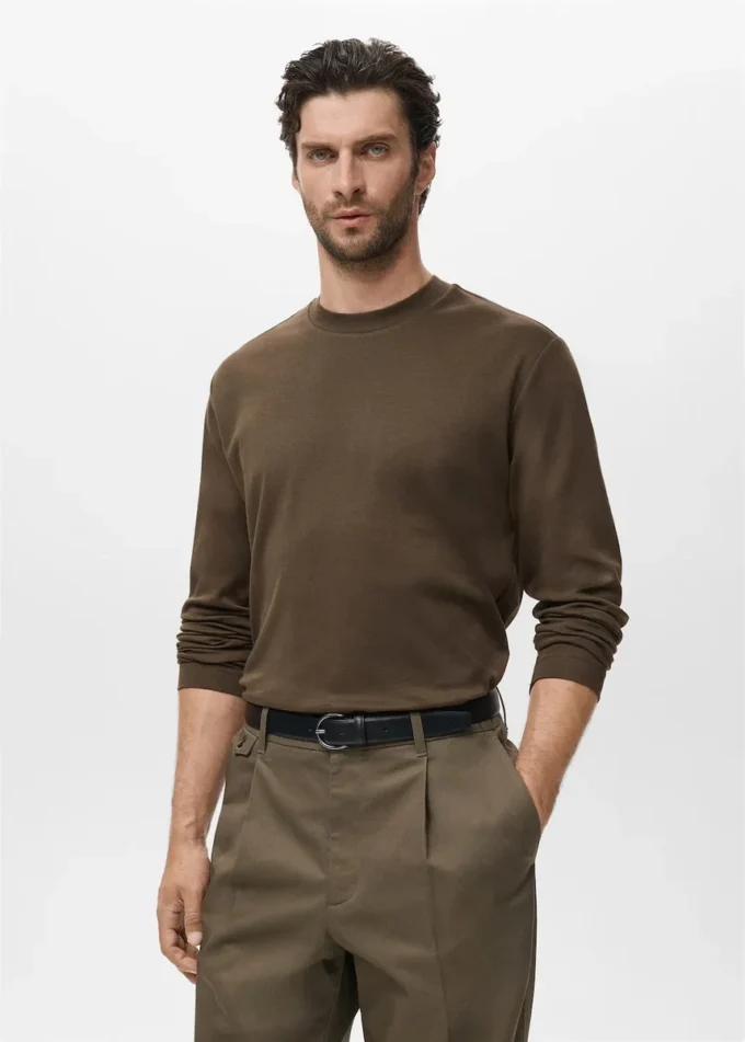 Tričko s dlouhým rukávem a regular fit střihem Tričko s dlouhým rukávem a regular fit střihem