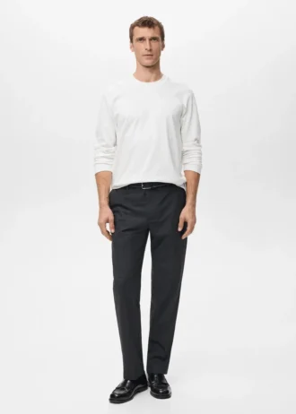 Tričko s dlouhým rukávem a regular fit střihem Tričko s dlouhým rukávem a regular fit střihem