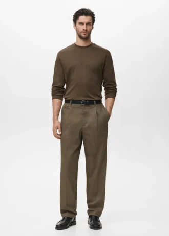 Tričko s dlouhým rukávem a regular fit střihem