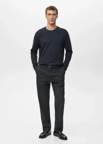 Tričko s dlouhým rukávem a regular fit střihem