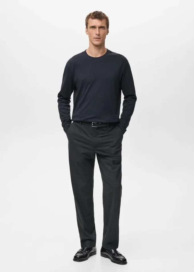 Tričko s dlouhým rukávem a regular fit střihem Tričko s dlouhým rukávem a regular fit střihem