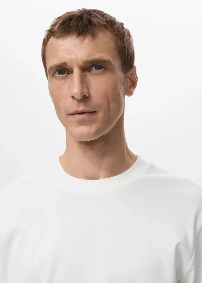 Tričko s dlouhým rukávem a regular fit střihem Tričko s dlouhým rukávem a regular fit střihem