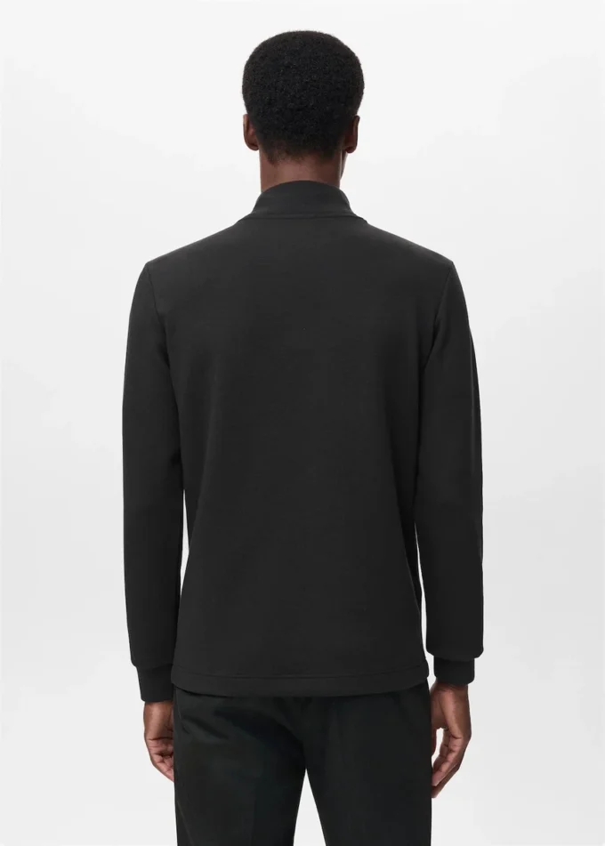 Tričko s dlouhými rukávy a kulatým výstřihem Tričko s dlouhými rukávy a kulatým výstřihem