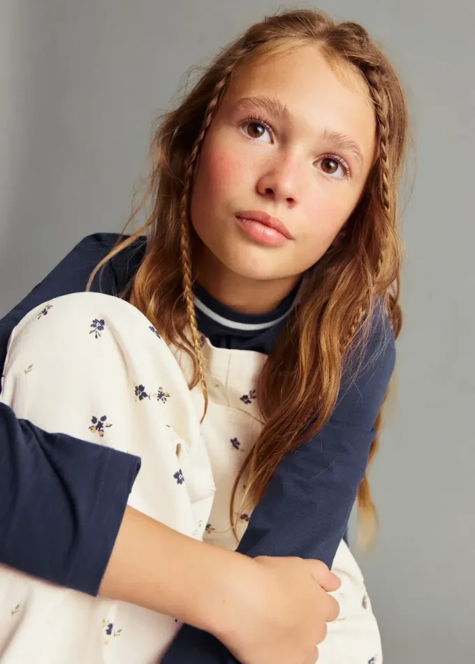 Tričko s kontrastním výstřihem Tričko s kontrastním výstřihem