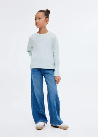 Tričko s kontrastním výstřihem