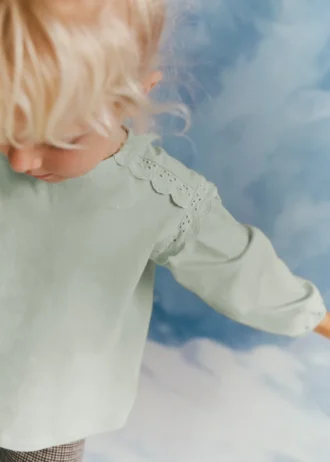 Tričko s krajkovými detaily