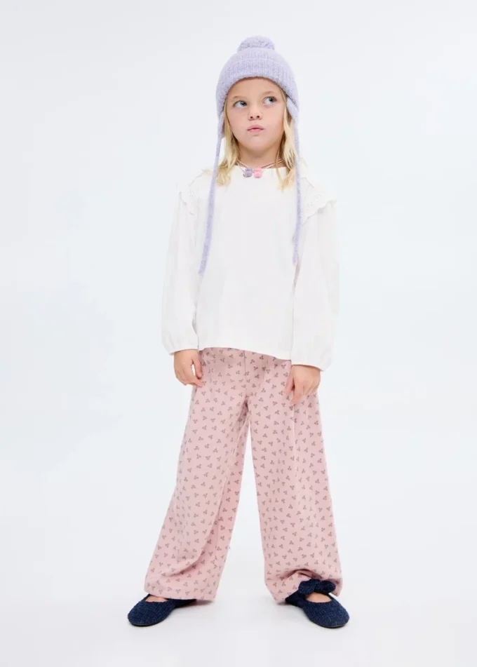 Tričko s krajkovými detaily Tričko s krajkovými detaily