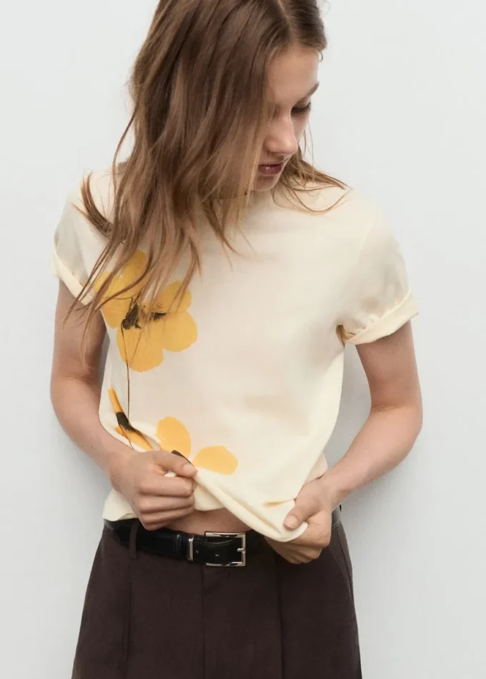 Tričko s květinovým potiskem Tričko s květinovým potiskem