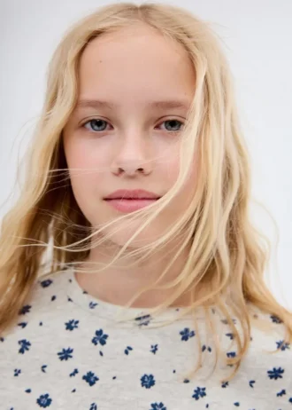 Tričko s květinovým potiskem