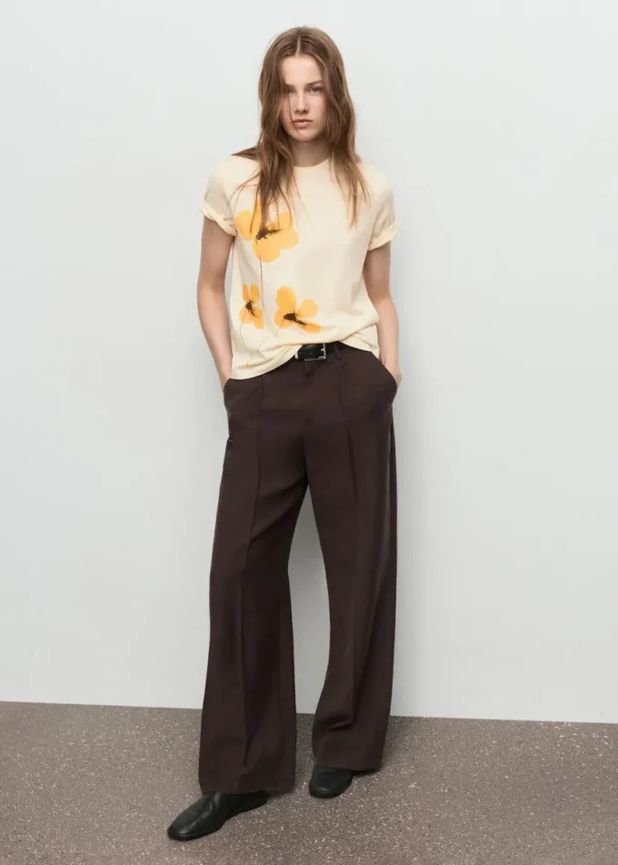 Tričko s květinovým potiskem Tričko s květinovým potiskem