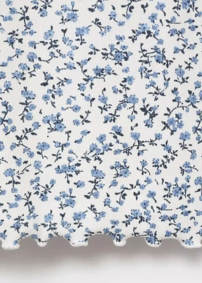 Tričko s květinovým potiskem Tričko s květinovým potiskem