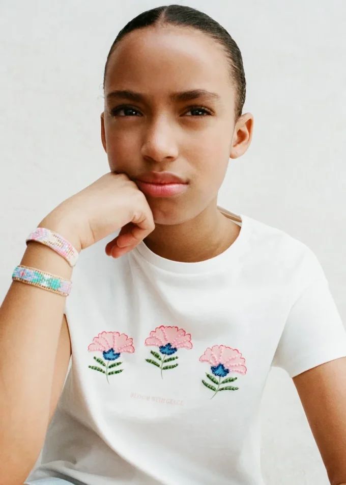 Tričko s potiskem korálků Tričko s potiskem korálků