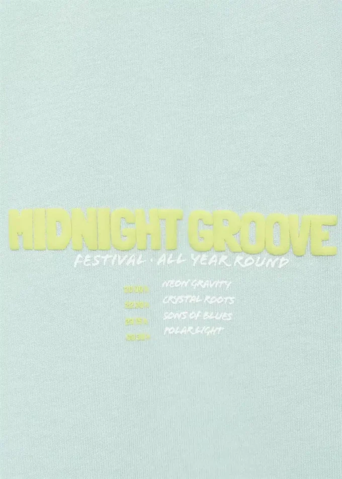 Tričko s potiskem reliéfních písmen Tričko s potiskem reliéfních písmen