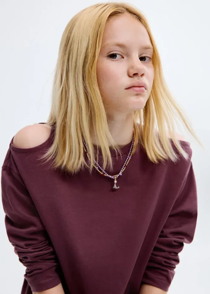 Tričko s výřezem Tričko s výřezem