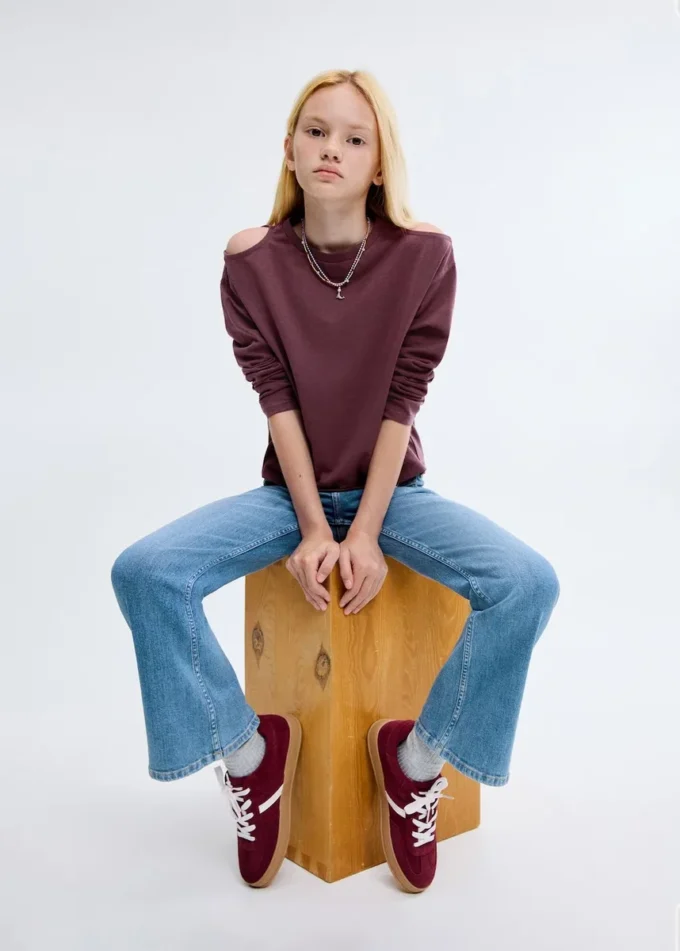 Tričko s výřezem Tričko s výřezem