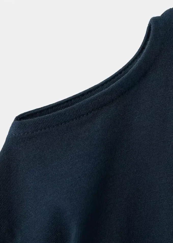 Tričko s výřezem Tričko s výřezem