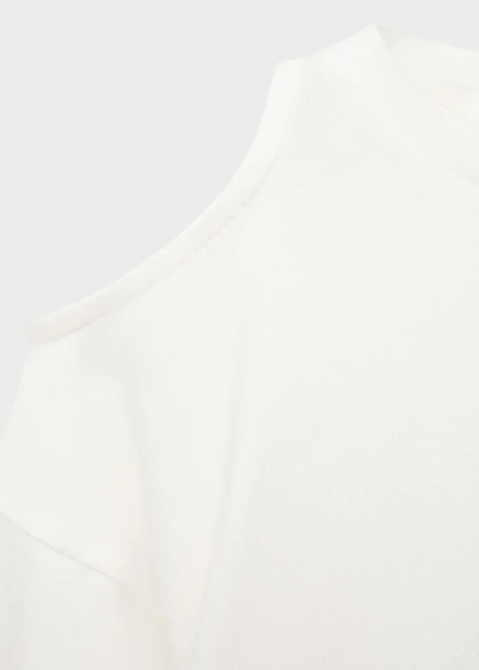 Tričko s výřezem Tričko s výřezem