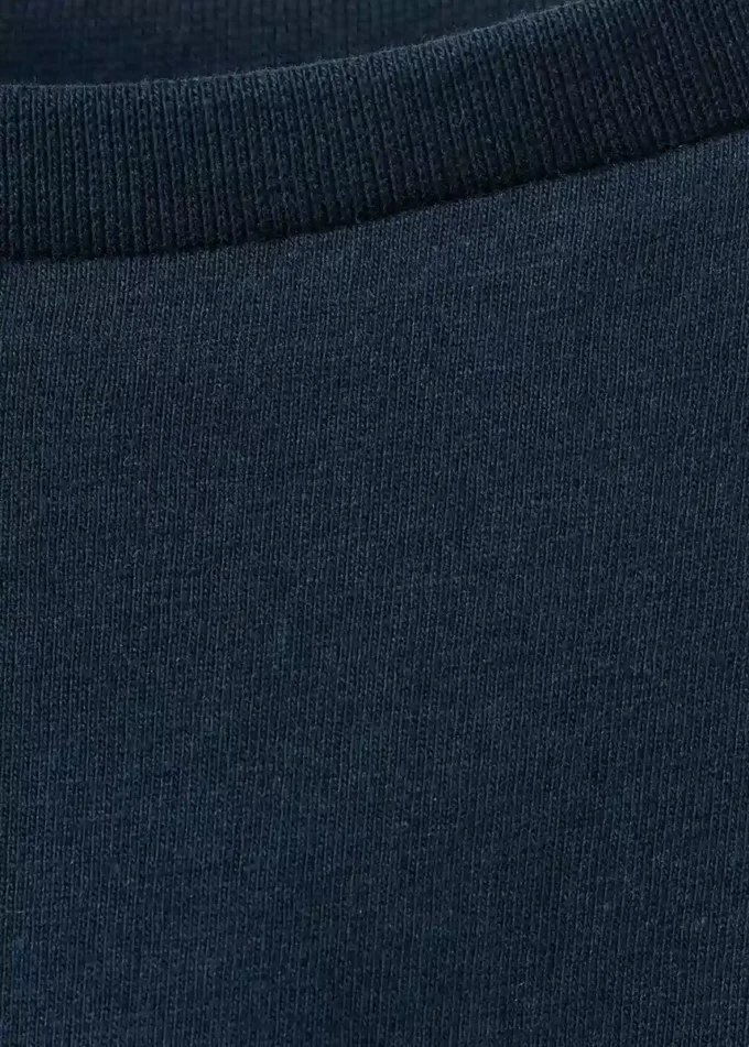 Tričko s výřezem Tričko s výřezem