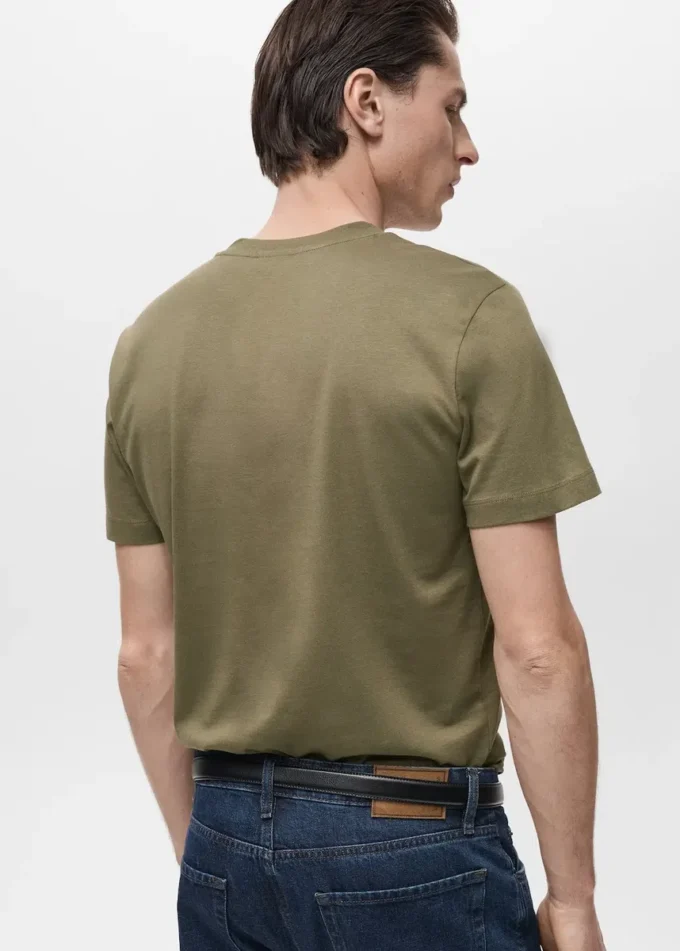 Tričko s výstřihem do V Tričko s výstřihem do V