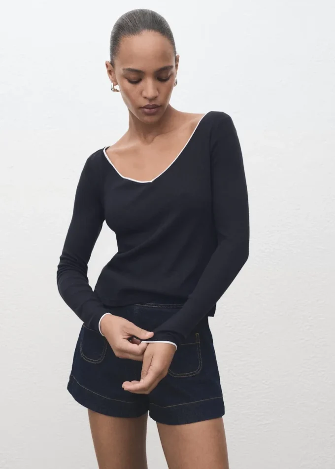 Tričko s výstřihem do V z kombinované látky Tričko s výstřihem do V z kombinované látky