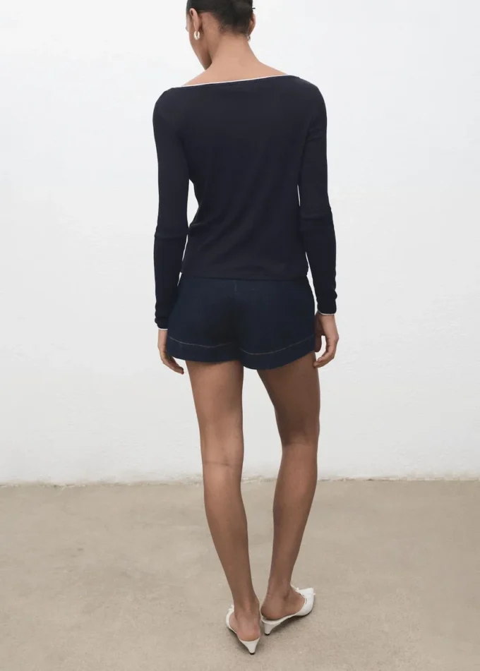 Tričko s výstřihem do V z kombinované látky Tričko s výstřihem do V z kombinované látky