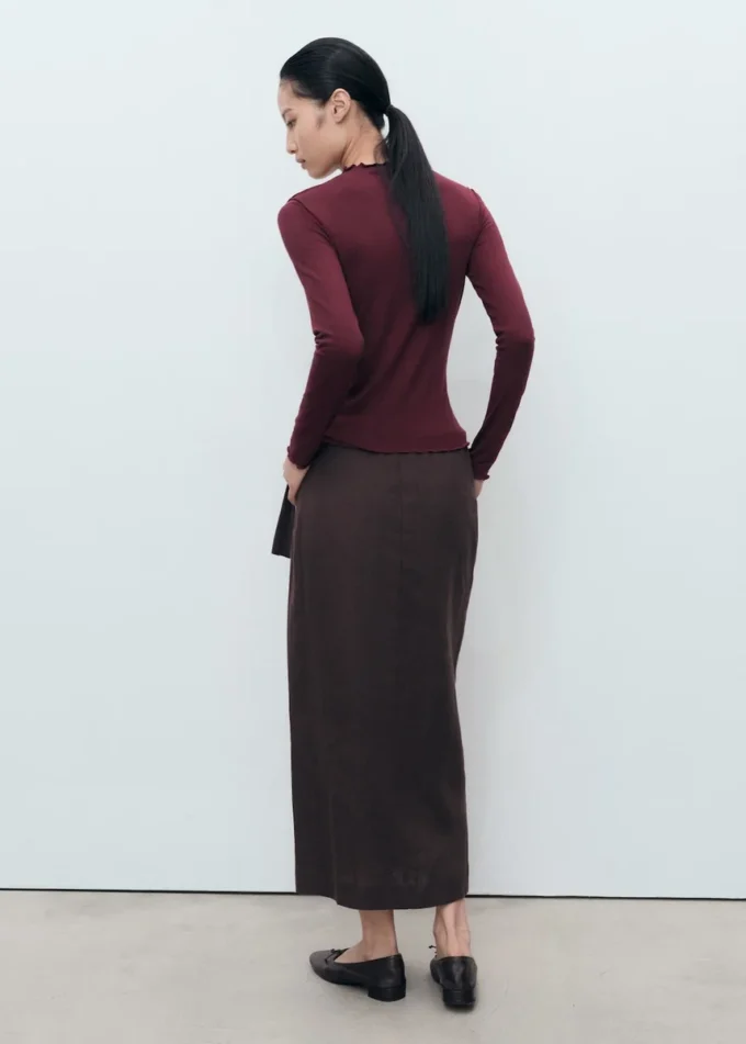 Tričko se zoubkovanými okraji Tričko se zoubkovanými okraji