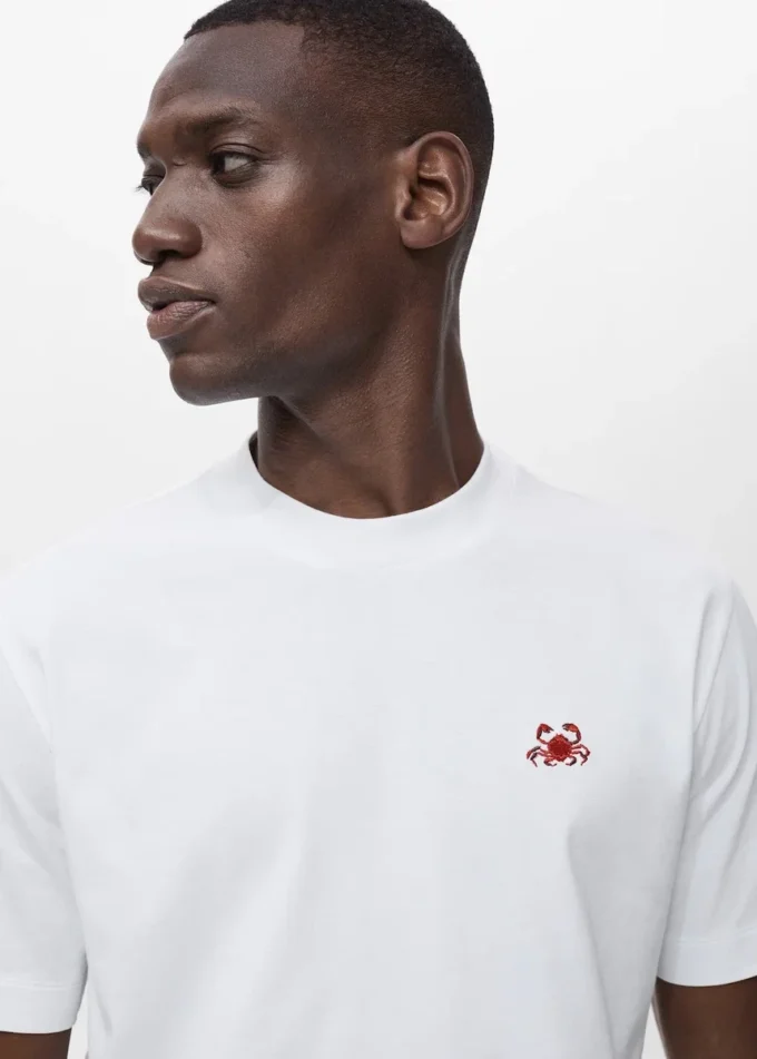 Tričko ze 100% bavlny s vyšívaným detailem Tričko ze 100% bavlny s vyšívaným detailem