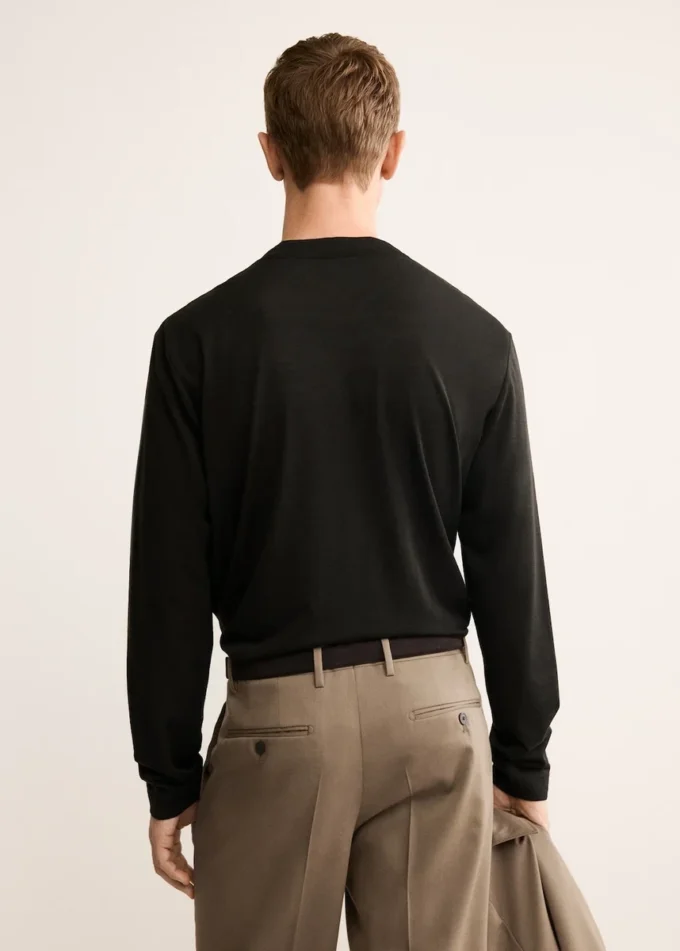 Tričko ze směsi vlny se slim fit střihem Tričko ze směsi vlny se slim fit střihem