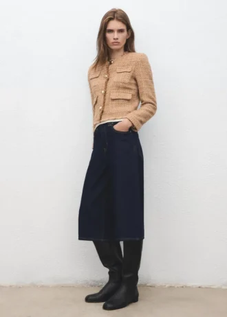 Tvídové sako s roztřepenými konci