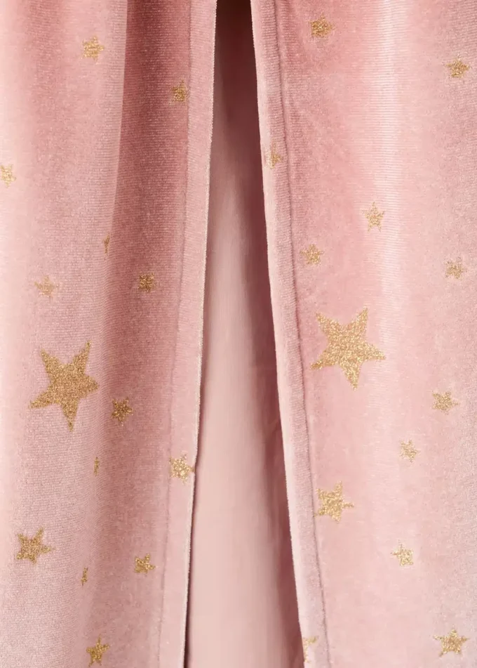 Tylový plášť s třpytivými hvězdami Tylový plášť s třpytivými hvězdami