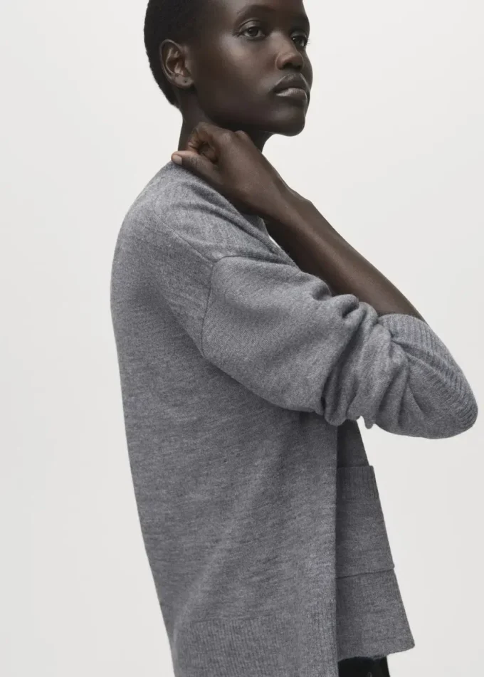 V-výstřihový svetr s kapsami V-výstřihový svetr s kapsami