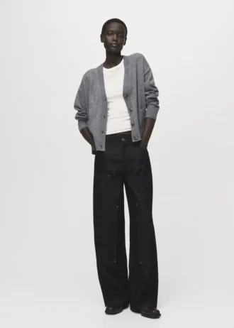 V-výstřihový svetr s kapsami