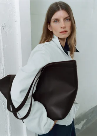 Velká kožená taška přes rameno Velká kožená taška přes rameno